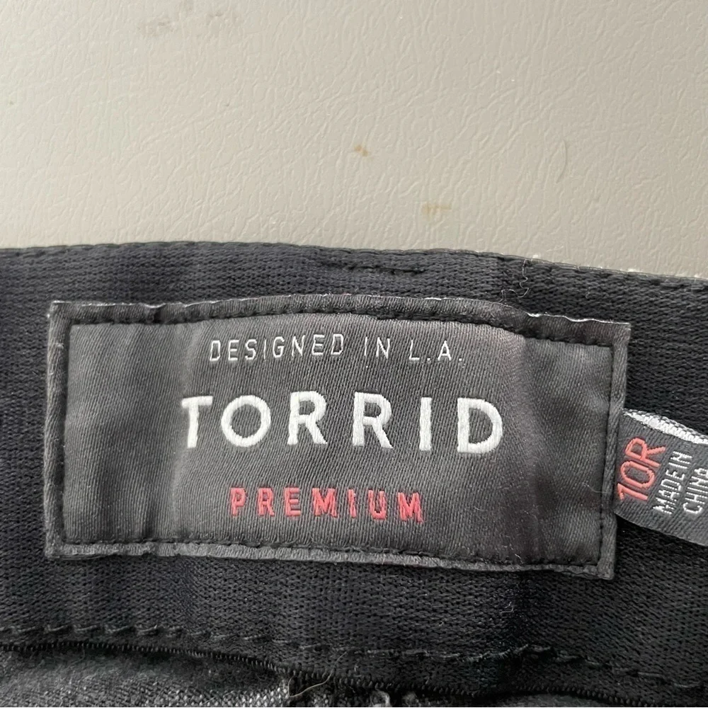 Torrid Bombshell Skinny Jeans | Distressed | Raw Hemline | Black